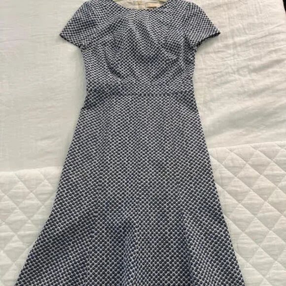 Tory Burch Dress Fit and Flare Midi Ivory/ Navy/ Grayish Blue Size 2